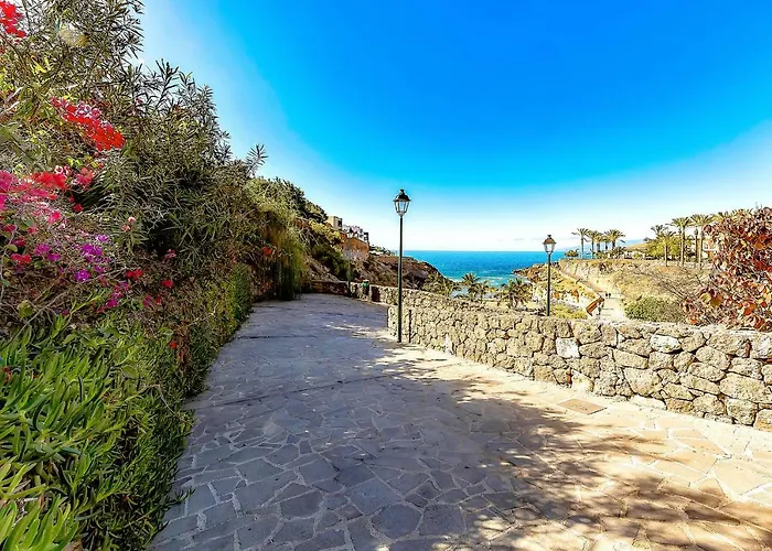 On The Ocean Coast * אדחה